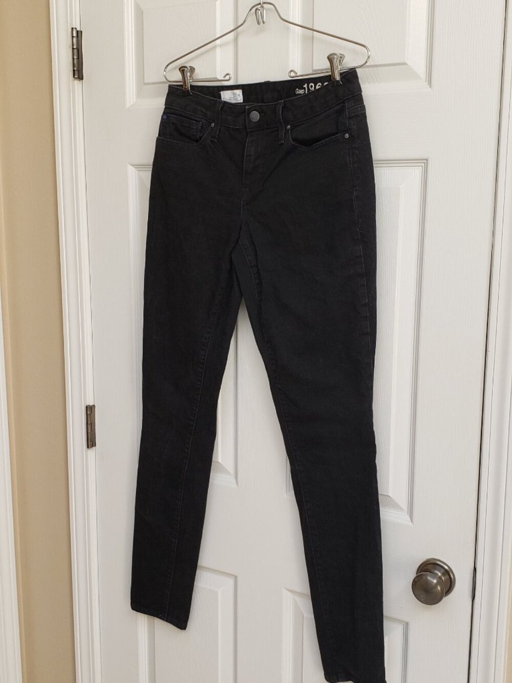 Black Gap 1969 Jeans. Size 29XL